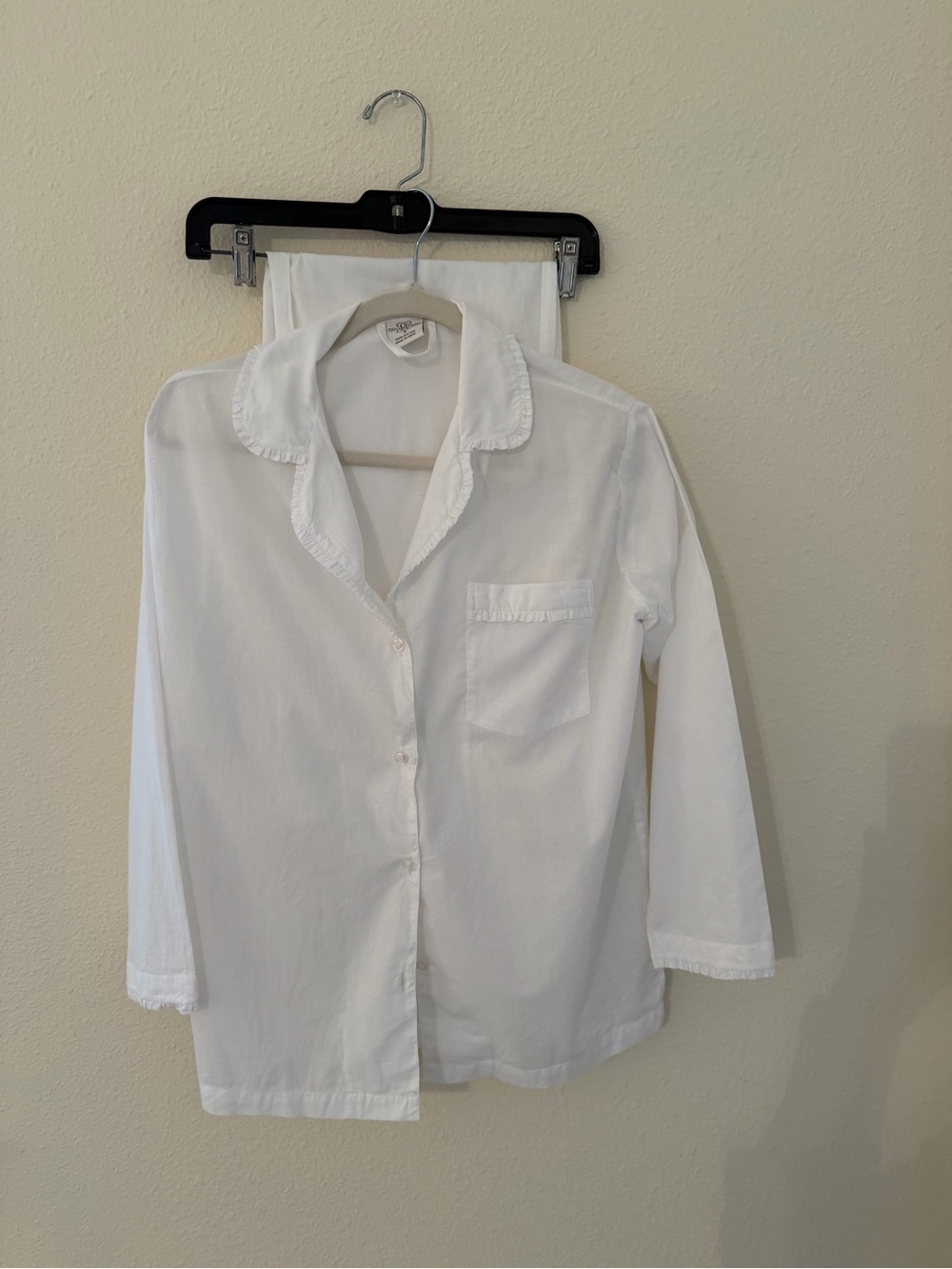 Taylor Linens Cotton White Ruffled Pajama Set Small - Picture 2 of 9